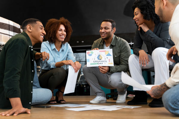 equipe marketing devant les statistiques d'un réducteur de lien