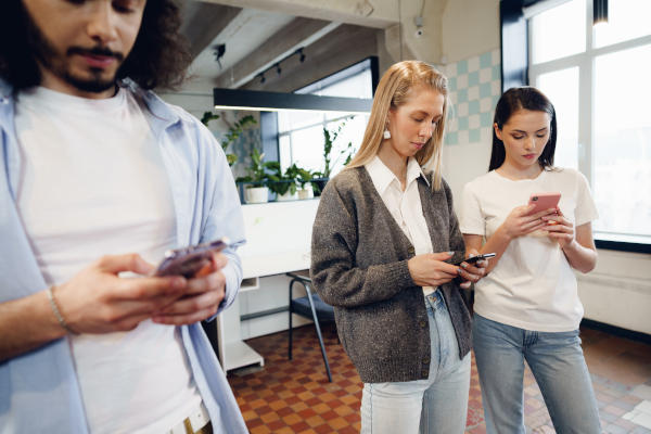 call ton action dans réducteur de lien équipe au travail sur une campagne marketing