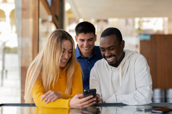 réducteur de lien pour campagne sms groupe de jeune ciblé par campagne