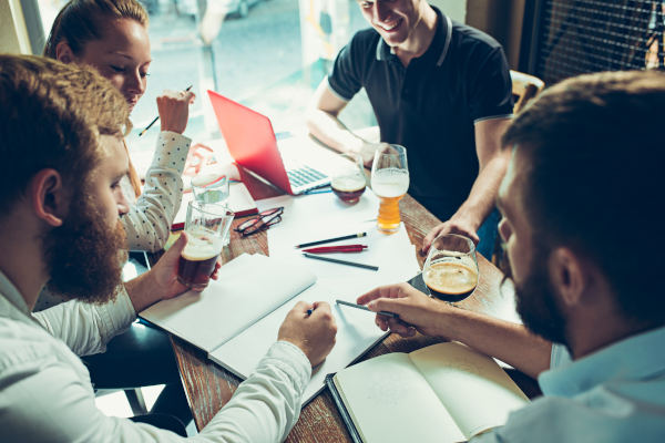 equipe marketing sur réducteur de lien